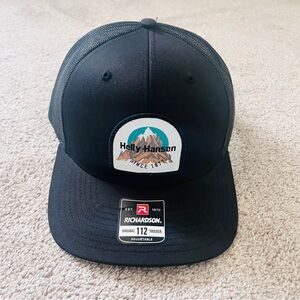 Helly Hansen Richardson 112 Trucker Hat Black Mesh Adjustable Mountain Patch New